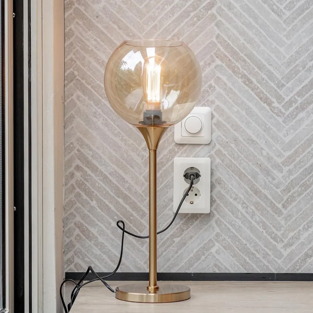 Gouden tafellamp met amber glazen bol 20 cm>Straluma Sale