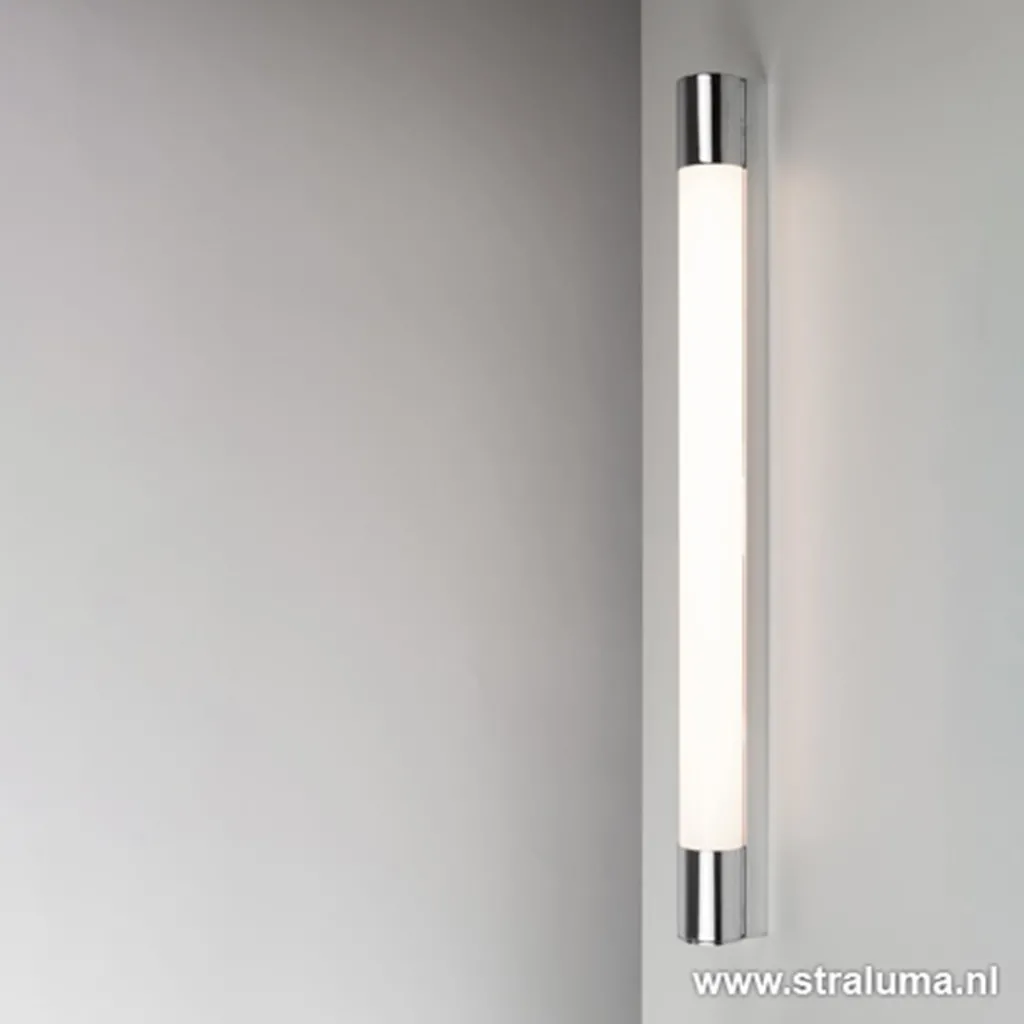 LED badkamer-wandlamp met stopcontact>Straluma Online